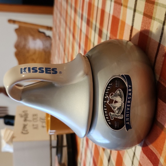 Hershey's Other - Vintage 2007 Hershey's Kisses